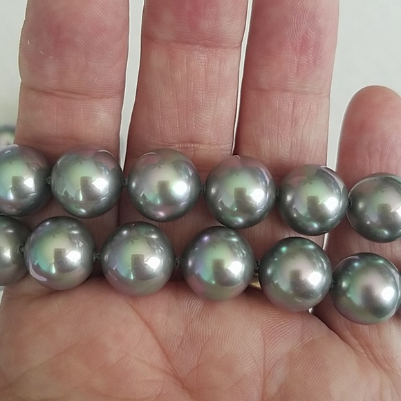 Majorica 12mm Grey Pearl Pendant Necklace - Picture 3 of 8